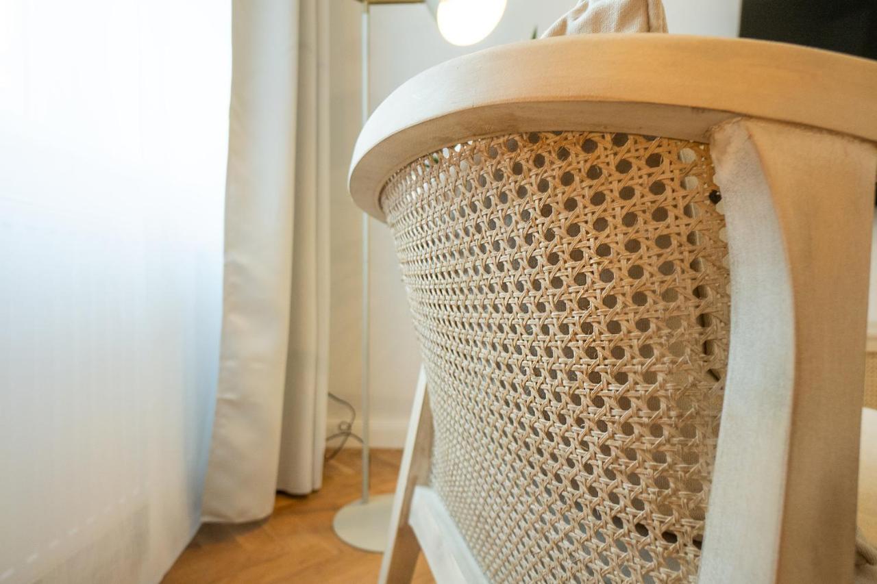 Brand-new 2-room In A Location Apartment Wien